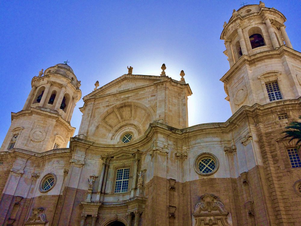 Frontansicht der Kathedrale von Cadiz