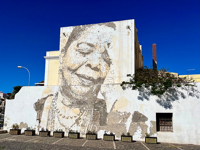 Wandbild von Cesária Évora auf unserem Landausflug Mindelo auf São Vicente