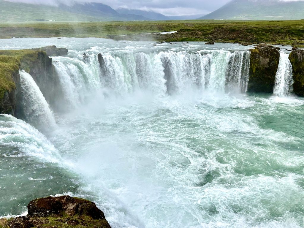 Der Godafoss Wasserfall beim Landausflug Akureyri auf eigene Faust